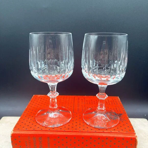 Schott Zwiesel Crystal Tango Wine Glasses 6 3/4” Vertical Cuts Set of 2 Germany - Picture 2 of 9